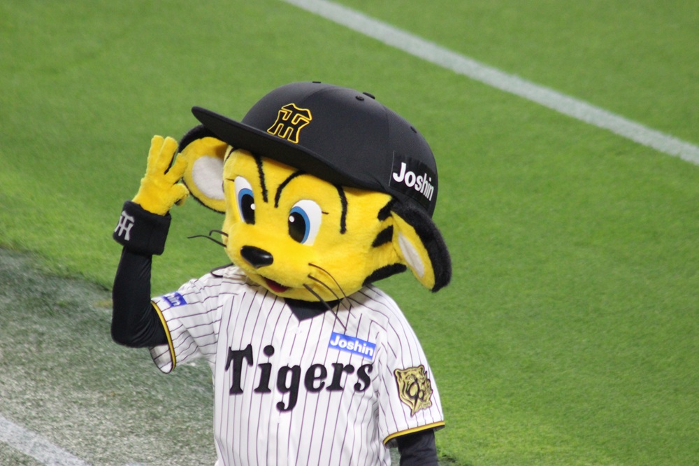 スタジアム場内のトラッキー