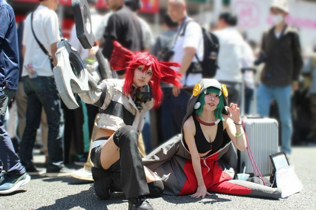 ガチアクタでリヨウ&ギータのペアコスプレ、武器の造形が圧巻/日本橋ストリートフェスタ2026