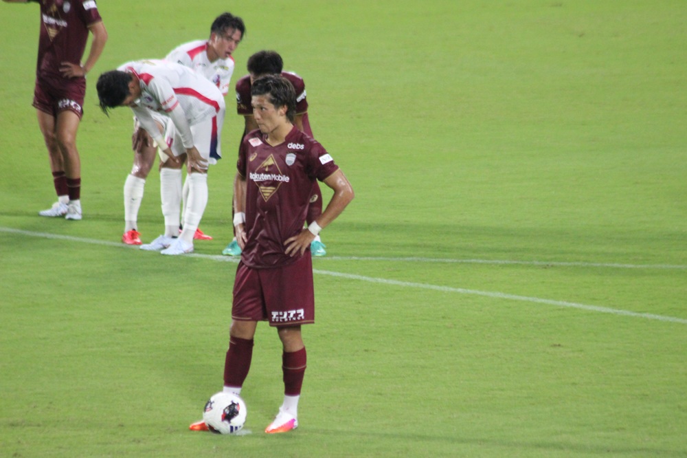 PK前に集中する小松蓮選手